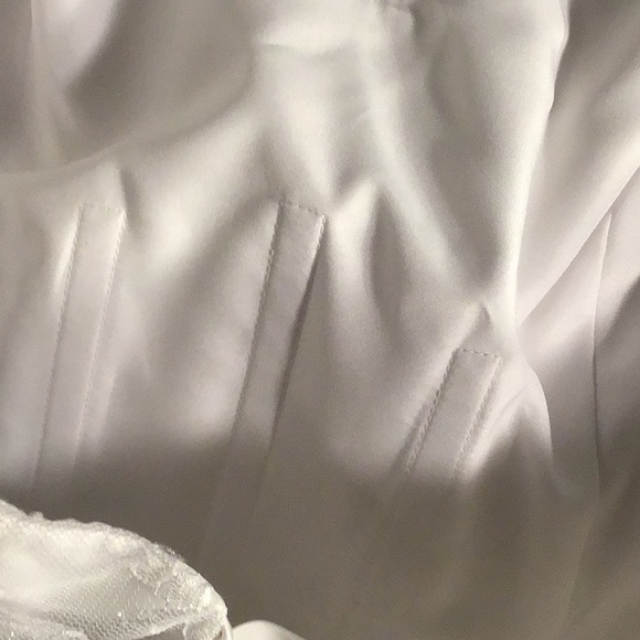 Women’s Lace Wedding Dress NWT, with veil - Picture 14 of 16